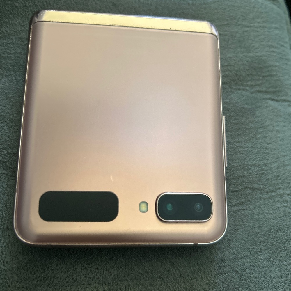 Galaxy Z 3Flip Phone
